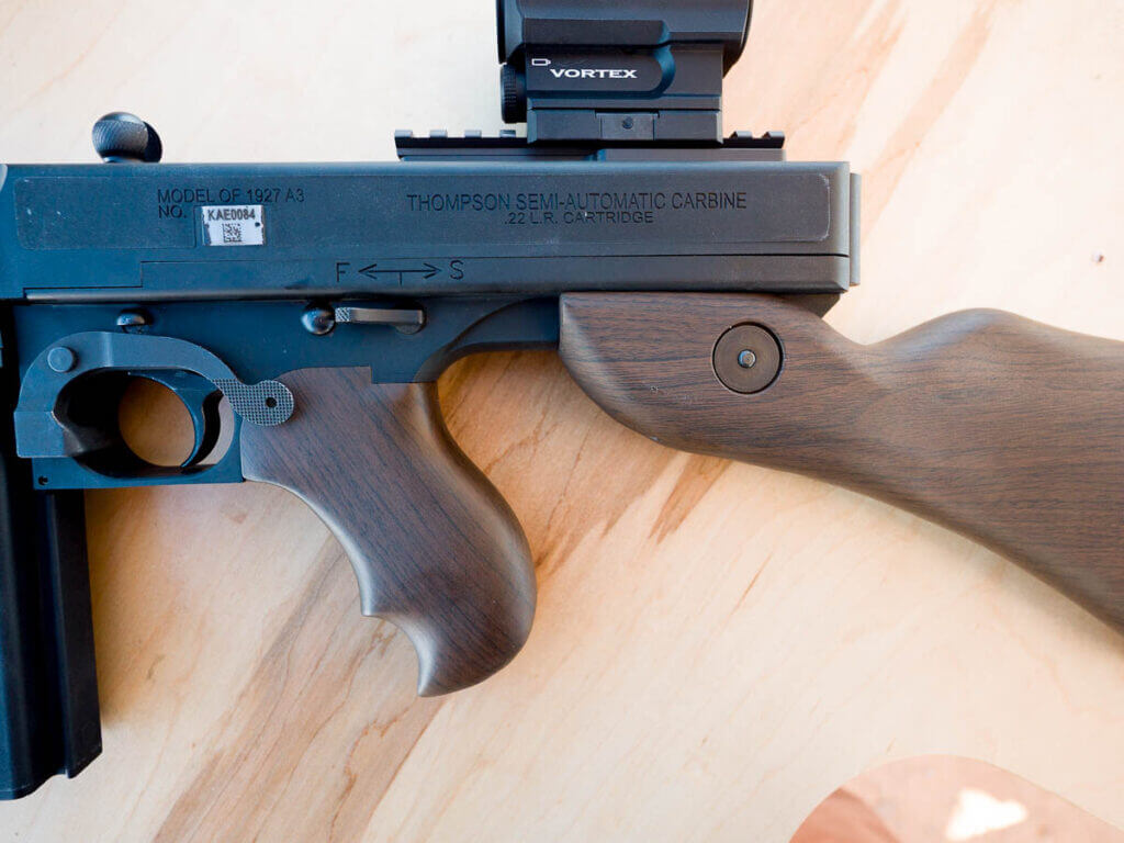 close up the left side of the receiver.