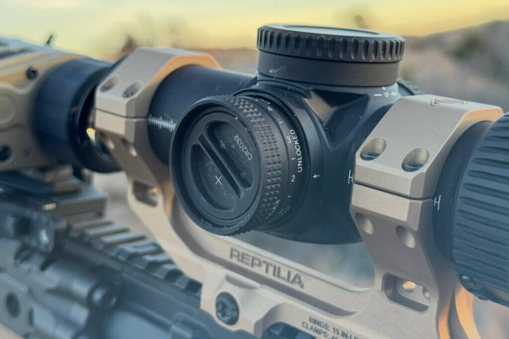 Illumination turret on Vortex AMG 1-10x24 with off positions between settings and CR2032 battery power