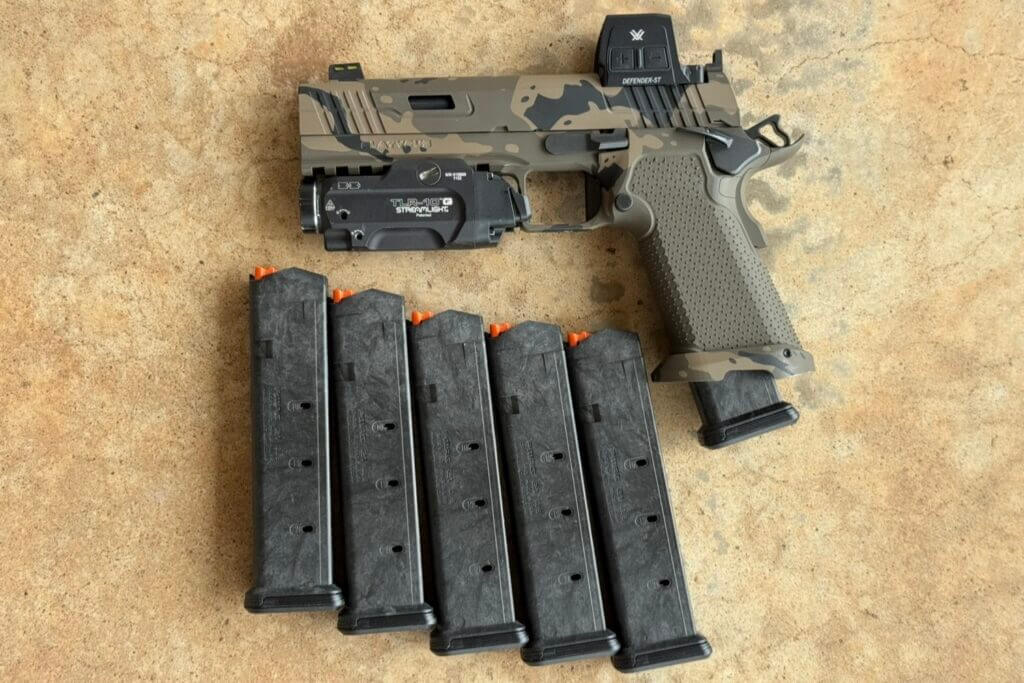 Stealth Arms Platypus using Glock 17 pattern magazines and 21-round Magpul magazines