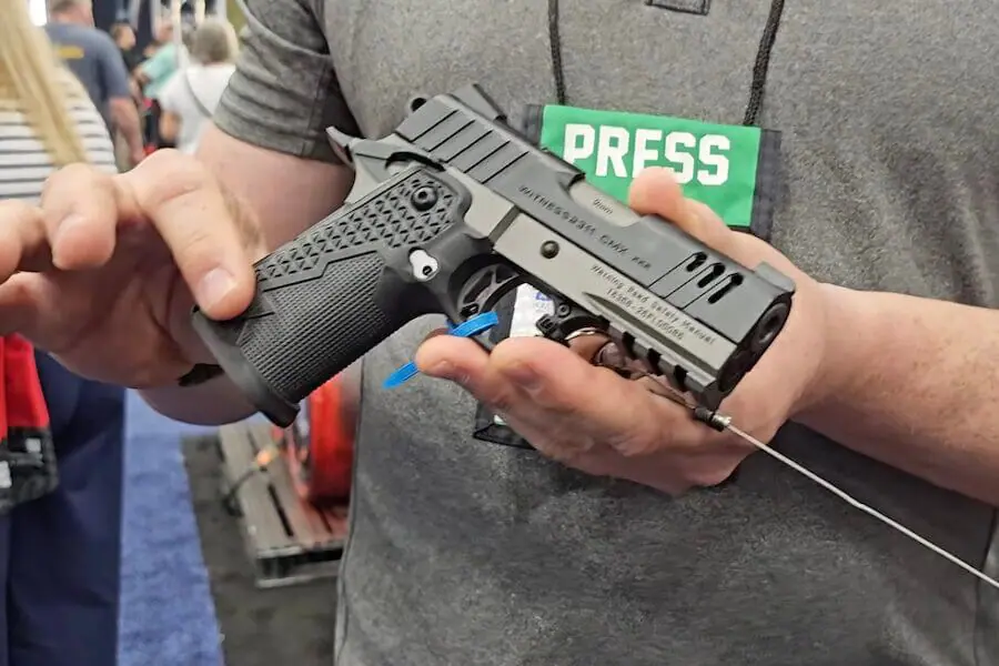 EAA witness2311 xxx pistol slim double stack 1911.