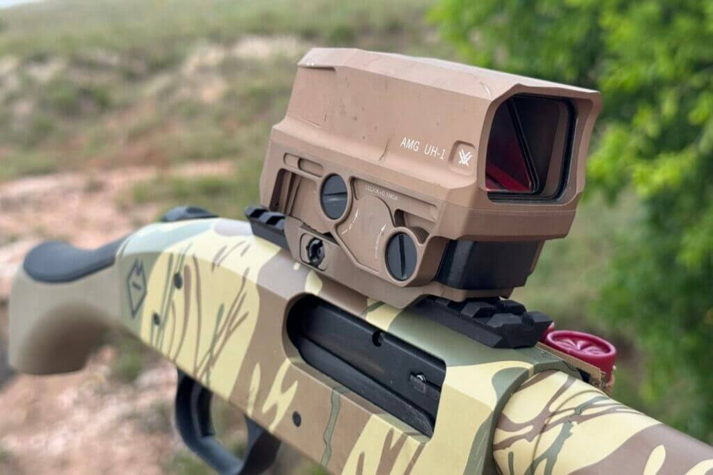 Mossberg 590 Bliksem with Vortex UH-1 optic used on moving clays and steel past 7 yards