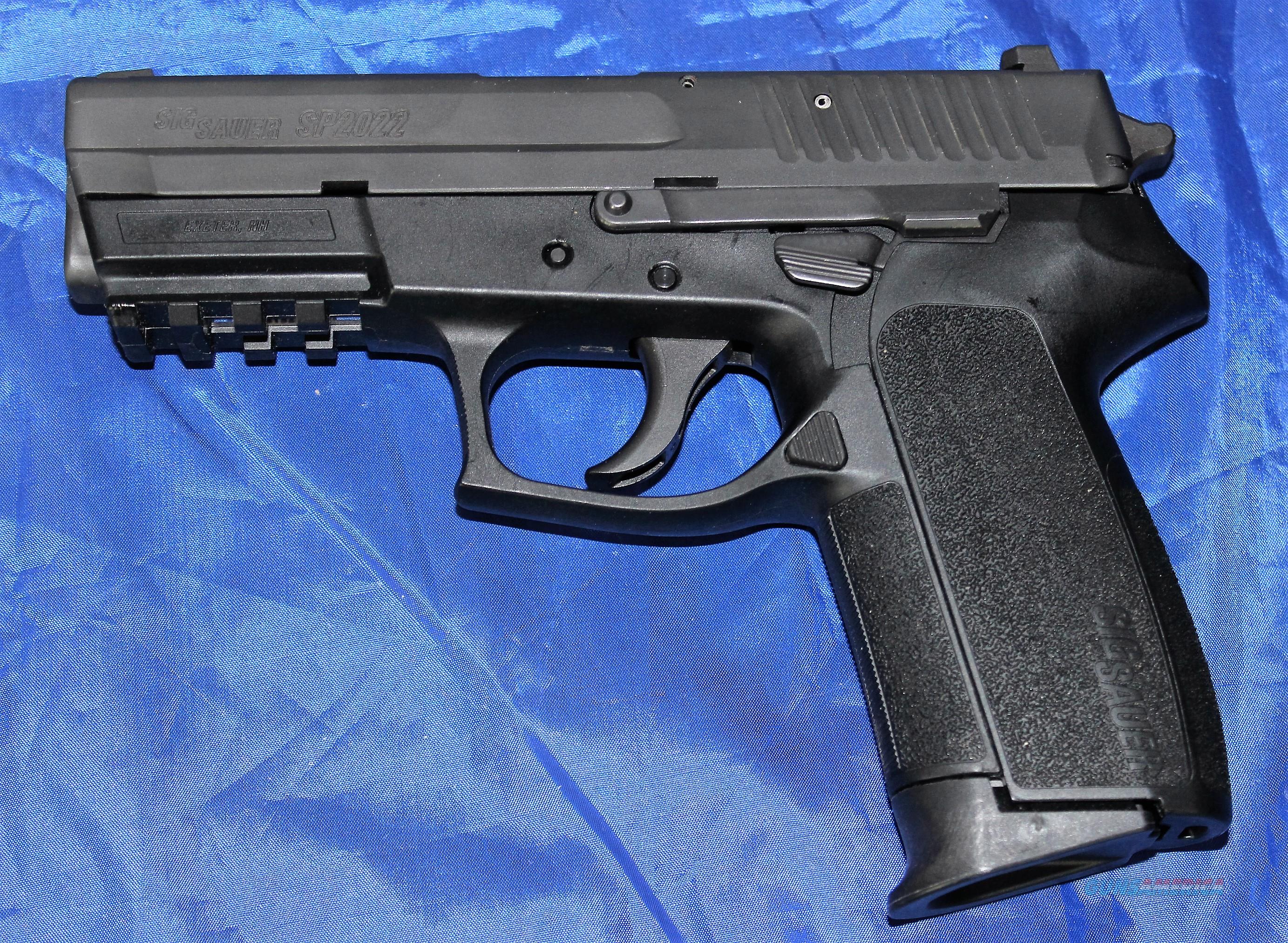  Sig Sauer P2022  9mm with 1 16round magazine for sale