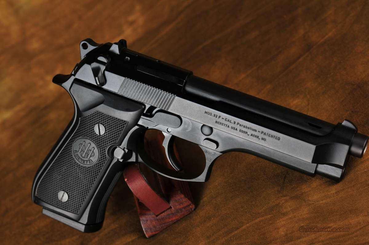 Beretta 92f. Беретта 92 с пламегасителем. Модифицированная Beretta 92f. Беретта 92 цвета. Beretta 92 модернизированная.